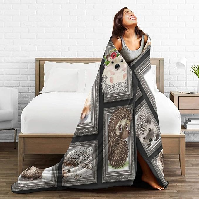 Cute Hedgehog Blanket Soft Cozy Hedgehog Flannel Fleece Throw Blanket Hedgehog Animal Decor Warm Lightweight Bedding Stuff Plush Blanket Gifts for Girls Boys Adults Kids Women Bed Travel 60"x80"