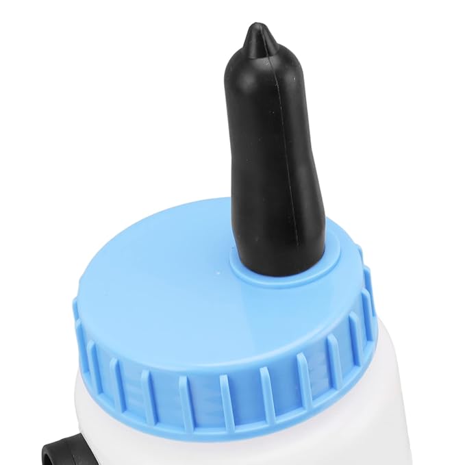 Vertical Calf Feeding Bottle with Handle Farm Goat Bottles Sheep Feeder Strong Sealing Pe Calfs Nursing for Lambs Calves Other Animals Livestock Tools 2.5l