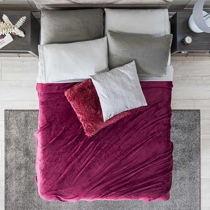 Vianney Light Red King Size Blanket - Lightweight Cozy Throw for Couch or Bed - Soft Fleece for Year-Round Comfort - Chunky Knit Throw for Decor and Warmth