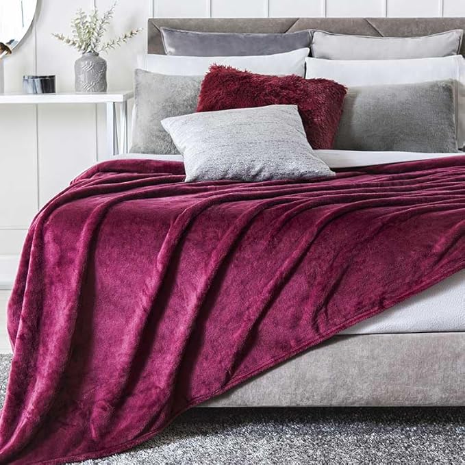 Vianney Light Red King Size Blanket - Lightweight Cozy Throw for Couch or Bed - Soft Fleece for Year-Round Comfort - Chunky Knit Throw for Decor and Warmth