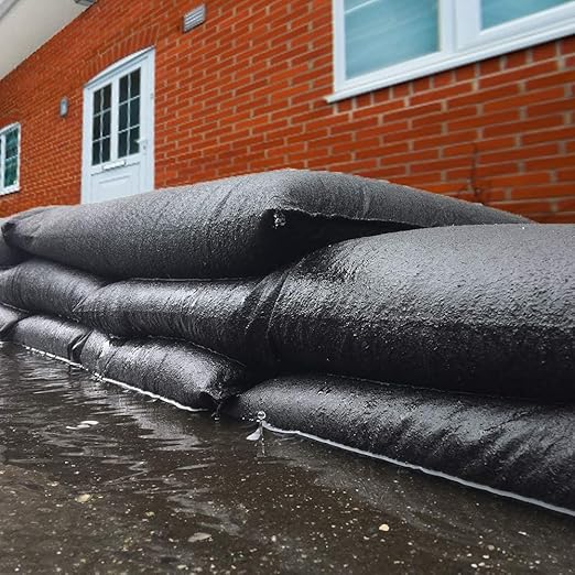 PIG Water Barrier - Sandless Sandbags for Flooding - 5 Pack - 24" L x 12" W x .25" H Water Diverter - PM50415