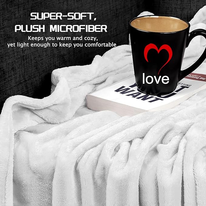 Football Throw Blanket Gifts for Adults Kids Girls Boys Soft Warm Lightweight Cozy Flannel Sports Blankets for Bed Sofa Couch Living Room Decor 50x60in