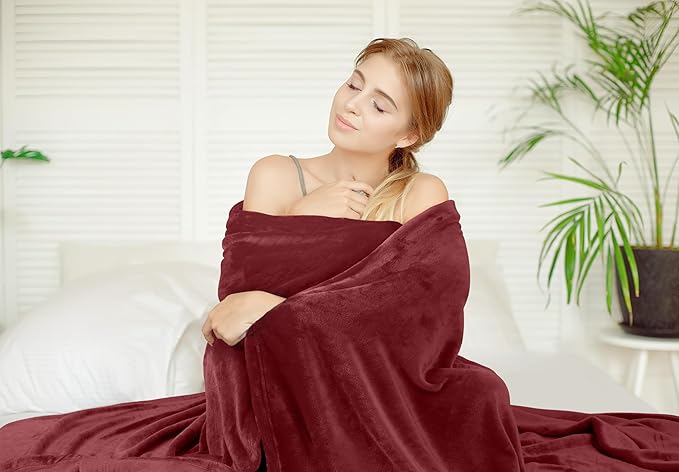 Utopia Bedding Fleece Blanket Twin Size Burgundy 300GSM Luxury Anti-Static Fuzzy Soft Microfiber Bed Blanket (60x80 Inch)