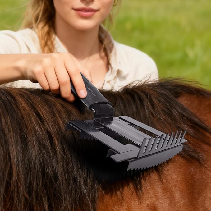 Horse Brush, Livestock Grooming Comb, Portable Equine Hair Removal Brush, Durable Handle Mane Tail Cleaning Tool, for Pet Cattle Horse Goat Sheep Stable Farm Outdoor Care Daily Use Groomer Supplies