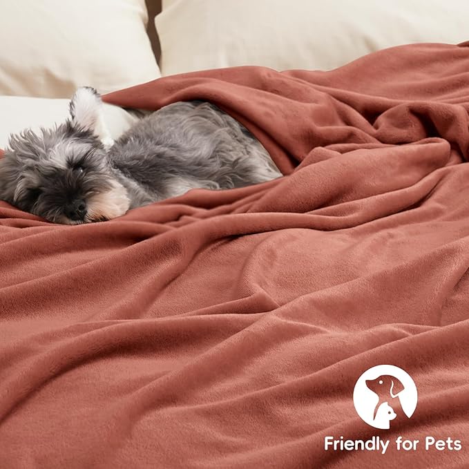 PHF Ultra Soft Fleece Blanket Twin Size, No Shed No Pilling Luxury Plush Cozy 300GSM Lightweight Blanket for Bed, Couch, Chair, Sofa Suitable for All Season, 66" x 90", Tomato Red
