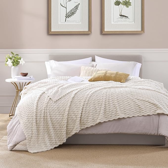 Monbix Ivory Fleece Throw Blanket for Couch- Room Decor Soft Cozy Blankets for Women, Lightweight Fuzzy Fleece Flannel Bed Blanket Suitable for All Seasons(60"×80",Ivory)