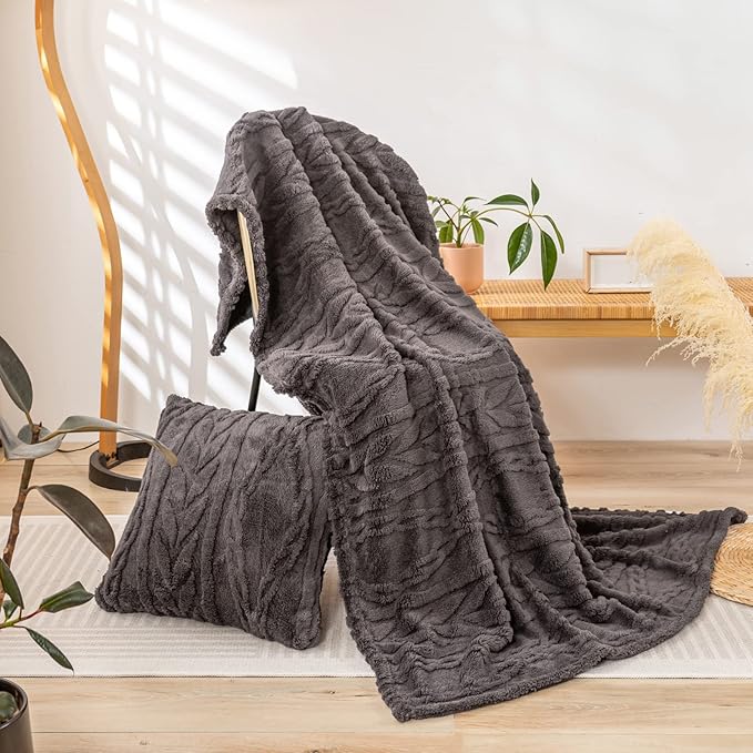 YUSOKI Sherpa Throw Blanket-3D Stylish Design Super Soft Fuzzy Cozy Warm Blanket Thick Plush Fluffy Furry Blankets for Teen Girls Women Couch Bed Sofa Chair Men Boys Gift(Morel,50"x65")