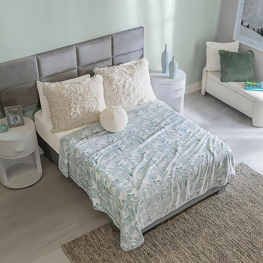 Vianney - Lightweight Blanket - Aspen/King Size - Beauty Soft 100% Polyester Fabric - Lightweight Year-Round Warmth and Machine Washable