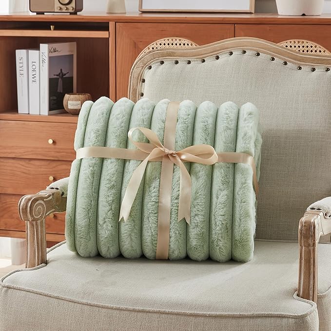 Faux Fur Twin Blanket for Couch, 1000 GSM Cozy Fuzzy Fluffy Soft Plush Thick Bubble Sherpa Blanket for Sofa Bedroom Living Room, Mothers Day Birthday Gifts for Women Home Decor