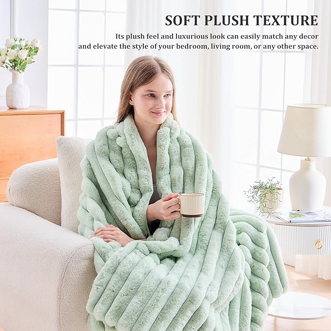 Faux Fur Throw Blanket for Couch, 1000 GSM Cozy Fuzzy Fluffy Soft Plush Thick Bubble Sherpa Blanket for Sofa Bedroom Living Room, Mothers Day Birthday Gifts for Women Home Decor
