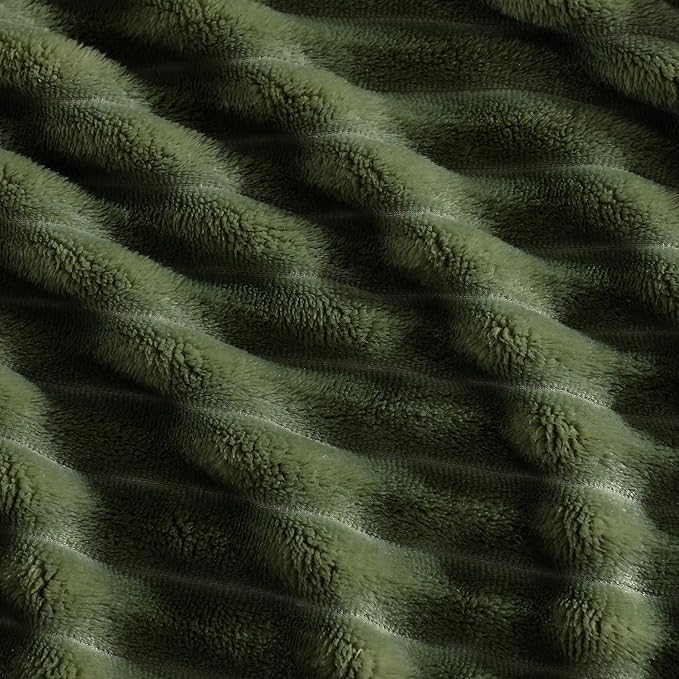 Monbix Olive Green Fleece Throw Blanket for Couch- Room Decor Soft Cozy Blankets for Women, Lightweight Fleece Flannel Bed Blanket Suitable for All Seasons(50"×60",Olive Green)