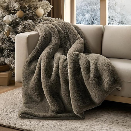 EVERGRACEHOME Luxury Soft Faux Chinchilla Fur Throw Blanket for Couch, Warm Thick Heavy Winter Throw Blanket 1220GSM for Bed, Fluffy Cozy Mink Blanket with Reversible Velvet, Smoky Sable, 50"x60"