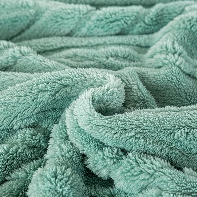 YUSOKI Sherpa Twin XL Blanket(Without Pillows)-3D Stylish Design Furry Blankets for Teen Girls Women Couch Bed Sofa Chair Men Boys Gift(Light Green,65"x90")