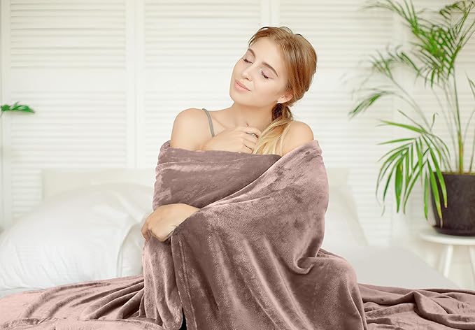 Utopia Bedding Fleece Blanket Queen Size Rose Pink 300GSM Luxury Anti-Static Fuzzy Soft Microfiber Bed Blanket (90x90 Inch)