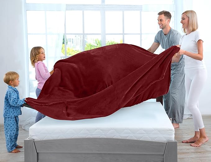 Utopia Bedding Fleece Blanket Twin Size Burgundy 300GSM Luxury Anti-Static Fuzzy Soft Microfiber Bed Blanket (60x80 Inch)