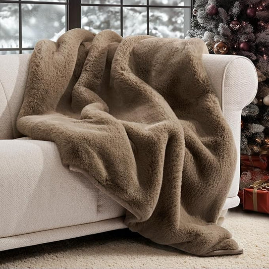 EVERGRACEHOME Luxury Soft Faux Chinchilla Fur Throw Blanket for Couch, Warm Thick Heavy Winter Throw Blanket 1220GSM for Bed, Fluffy Cozy Mink Blanket with Reversible Velvet, Tawny Mink, 60"x80"