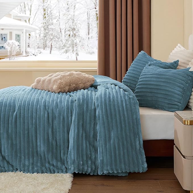 BEDELITE Fleece Oversized Queen Comforter Set -Super Soft & Warm Fluffy Blue Fog Bedding, Luxury Fuzzy Heavy Bed Set for Winter with 2 Pillow Cases