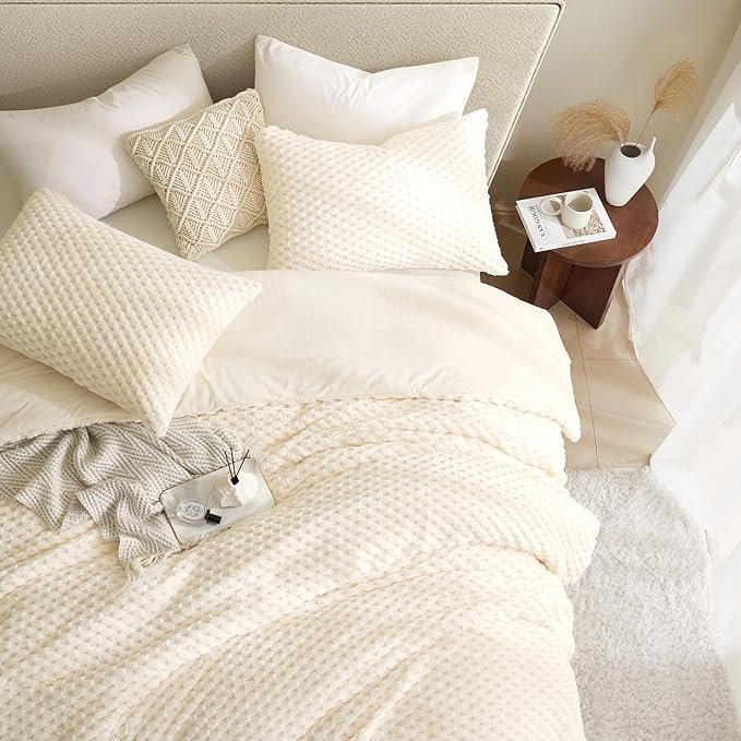 Petrichor Fluffy King Comforter Set - Ultra-Soft Cream White Flannel Thick Comforter for King Bed, Luxury Warm Bedding Set for Winter & Fall, Cozy Fuzzy Bed Set 3 Pieces (1 Comforter & 2 Pillowcases)