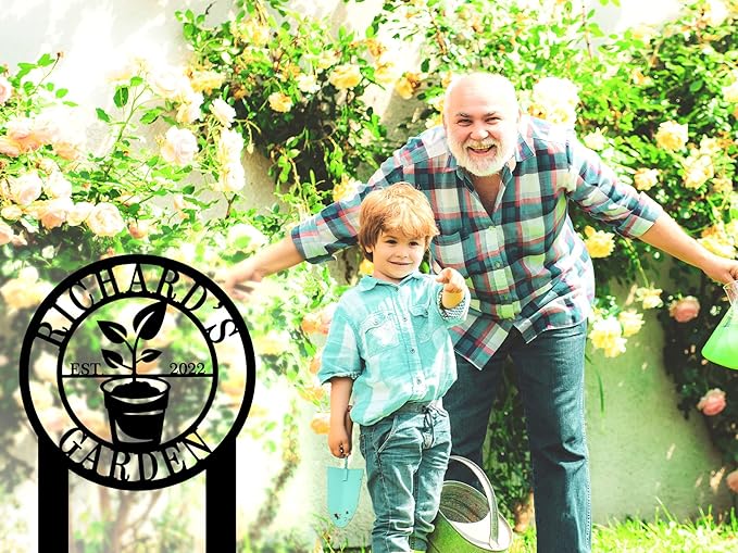 Personalized Metal Garden Sign，Custom Name Outdoor Wall Decor, Family Last Name Wall Art ，Vegetable Sign, Yard Sign, Housewarming Gift for Garden Lovers