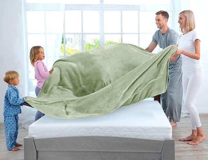 Utopia Bedding Fleece Blanket Queen Size Sage Green 300GSM Luxury Fuzzy Soft Anti-Static Microfiber Bed Blanket (90x90 Inch)