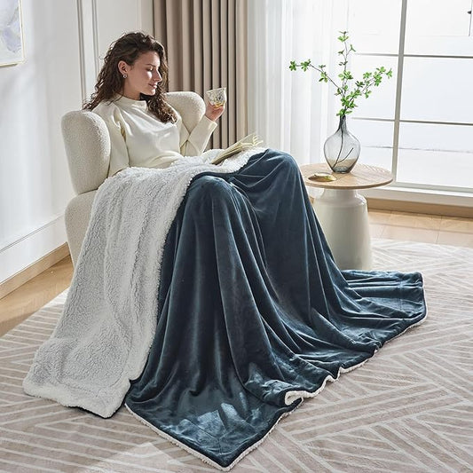 NANPIPER Warm Sherpa Blanket for Couch, Soft Fleece Twin Size for Winter, Fuzzy Plush Throw Gift for Women, Forest Green 60x80 Inches