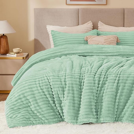 BEDELITE Fleece Queen Comforter Set -Super Soft & Warm Fluffy Light Green Bedding, Luxury Fuzzy Heavy Bed Set for Winter with 2 Pillow Cases