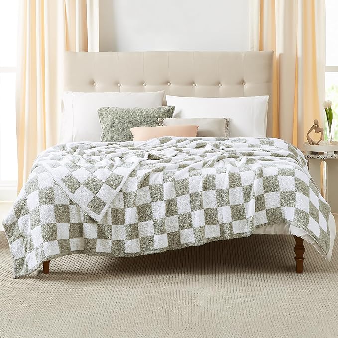 WRENSONGE Checkered Throw Blanket, Sage Green Soft Cozy Fluffy Warm Hand Made Throw Blankets for Couch, Sofa, Chair, Bed, Camping, Picnic, Travel Lightweight Bed Blanket - 90"*108"
