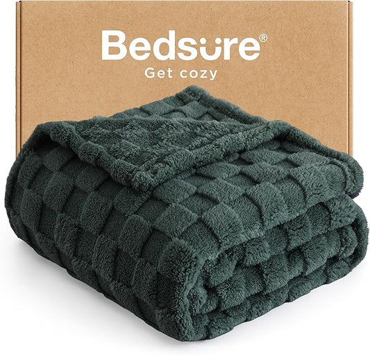 Bedsure GentleSoft Dark Green Throw Blanket for Couch - Checkered Fleece Blankets for Women Men Girls, Cute Soft Cozy Throw for Bedroom Home Decor Gifts, 50x60 Inches