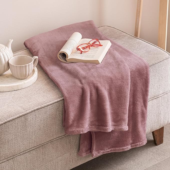 Vianney Lilac Queen Size Lightweight Fleece Blanket Rose Pink Ultra Soft Cozy Throw for Couch or Bed Year-Round Comfort
