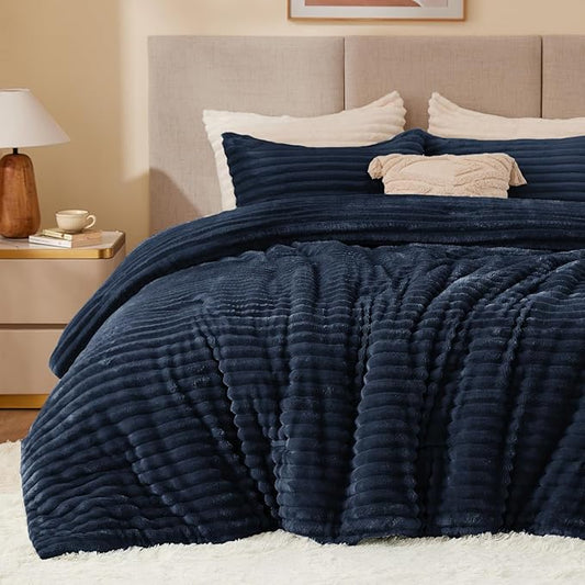 BEDELITE Fleece King Comforter Set -Super Soft & Warm Fluffy Navy Blue Bedding, Luxury Fuzzy Heavy Bed Set for Winter with 2 Pillow Cases
