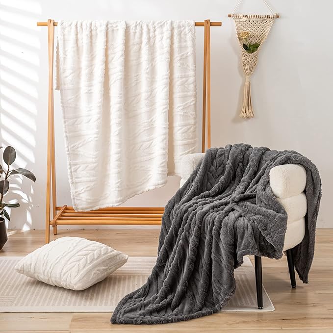 YUSOKI Sherpa Throw Blanket-3D Stylish Design Super Soft Fuzzy Cozy Warm Blanket Thick Plush Fluffy Furry Blankets for Teen Girls Women Couch Bed Sofa Chair Men Boys Gift(Ivory,50"x65")