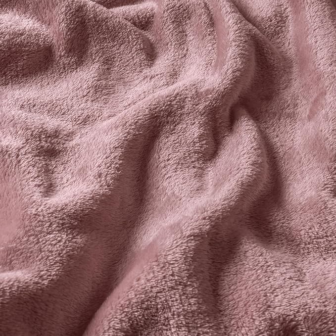 Vianney Lilac Full Size Lightweight Fleece Blanket in Rose Pink
