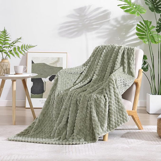 Monbix Sage Green Fleece Throw Blanket for Couch- Room Decor Soft Cozy Blankets for Women, Lightweight Fleece Flannel Bed Blanket Suitable for All Seasons(50"×60",Sage Green)