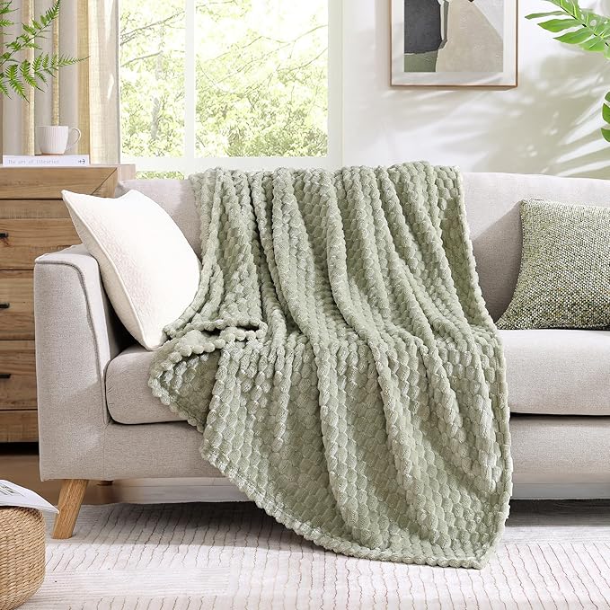 Monbix Sage Green Fleece Throw Blanket for Couch- Room Decor Soft Cozy Blankets for Women, Lightweight Fleece Flannel Bed Blanket Suitable for All Seasons(50"×60",Sage Green)