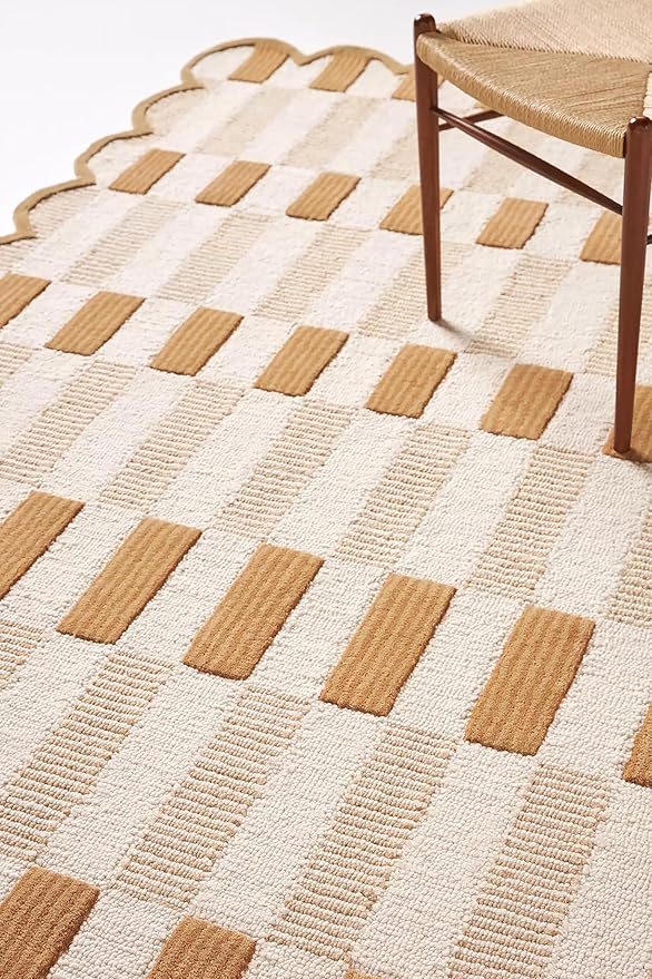 Hand-Tufted Wool Area Rug with Scalloped Edges, Neutral Beige Plaid Pattern, Cozy Soft Accent Rug for Living Room, Bedroom, and Nursery, Handmade Decorative Carpet, 6x8 Ft