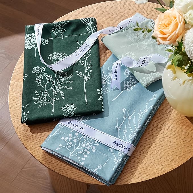 Bedsure California King Comforter Set - Emerald Bed Set, 3 Pieces Cute Floral Bedding, 1 Soft Reversible Botanical Flowers Comforter and 2 Pillow Shams