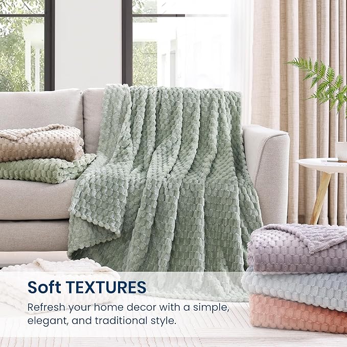 Monbix Light Sage Green Fleece Throw Blanket for Couch- Room Decor Soft Cozy Blankets for Women, Lightweight Fleece Flannel Bed Blanket Suitable for All Seasons(50"×60",Light Sage Green)